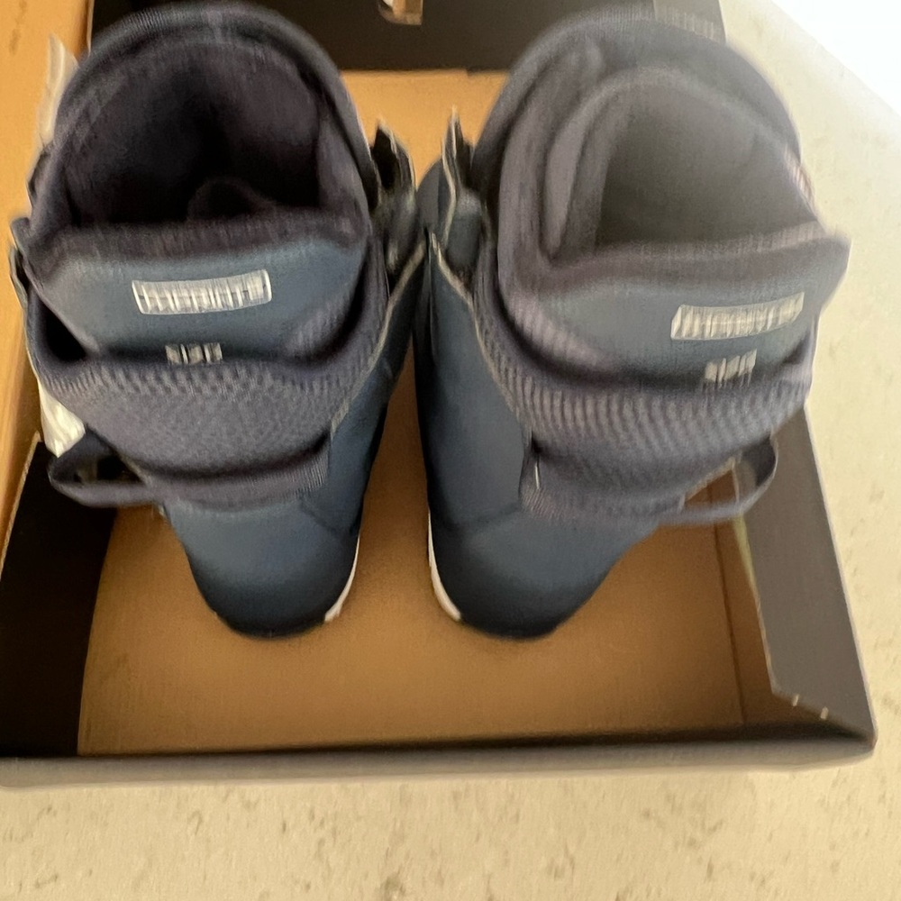Burton Navy Snowboarding Boots - Picture 5 of 8